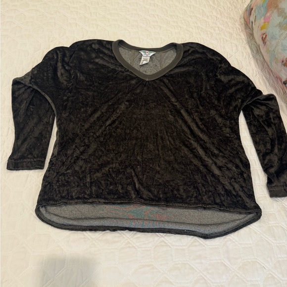 Hard Tail Green V-Neck Top